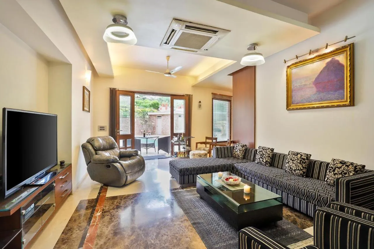 Stayvista'S Prakriti Farms With Outdoor Pool, Complimentary Breakfast And Hi-Tea Udaipur Villa
