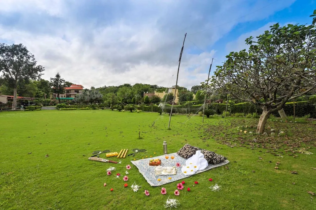 Stayvista'S Prakriti Farms With Outdoor Pool, Complimentary Breakfast And Hi-Tea Udaipur Villa